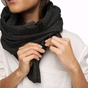 Lululemon Vinyasa Scarf Wrap Heathered Black Herringbone